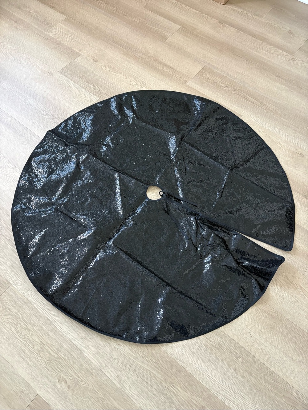 Sequin Christmas Black Tree Skirt - Holiday Decor